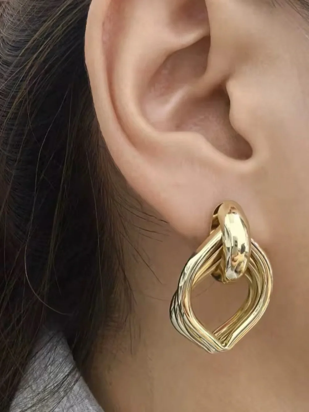 ***Exquisite  Gold Layered Teardrop Hoop Earrings